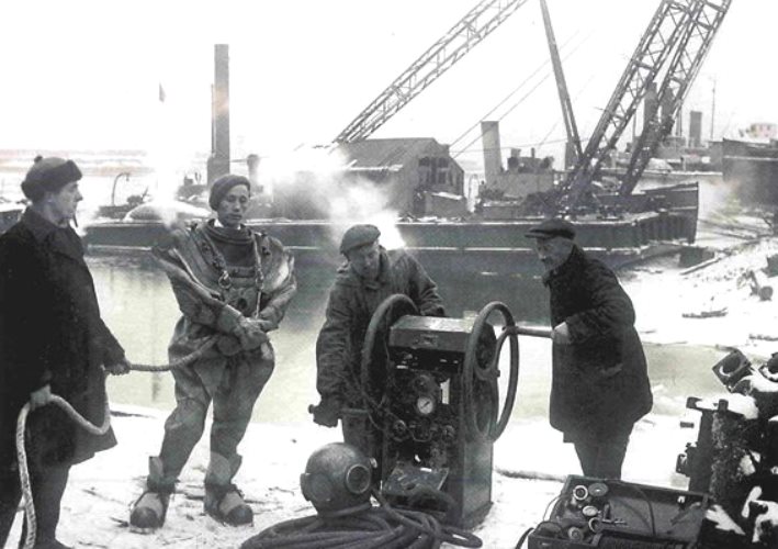 Водолазная станция ЭПРОН. Конец 1930-х гг. Водолазная станция ЭПРОН. Конец 1930-х гг.